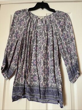 Adrienne Vittadini Lavender and Gray Floral Peasant Top